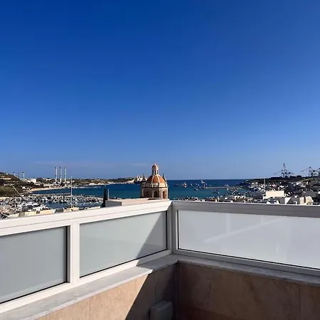 Apartment 3 Bedroom Penthouse Marsaxlokk