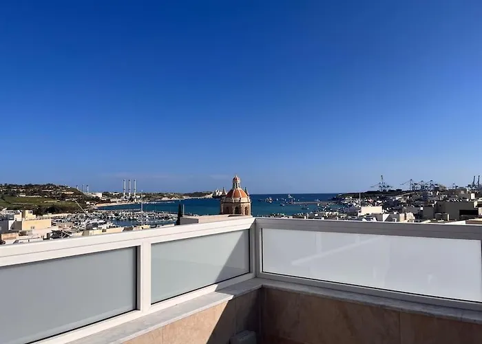 شقة 3 Bedroom Penthouse مرسلوك